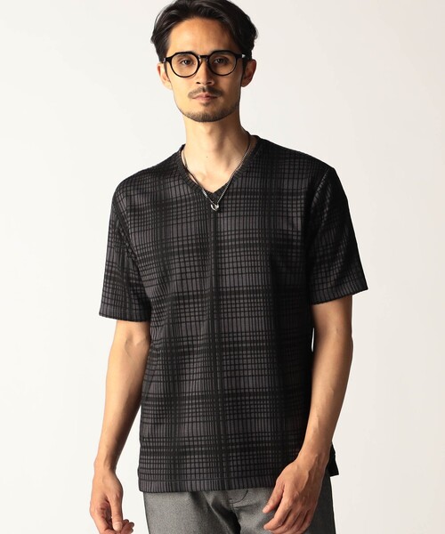 NICOLE CLUB FOR MEN(ニコルクラブフォーメン)の「ブリスターチェックVネック半袖プルオーバー(Tシャツ/カットソー・メンズ・チャコールグレー/ホワイト/その他2/その他3・L/XL/M)」の2枚目の写真