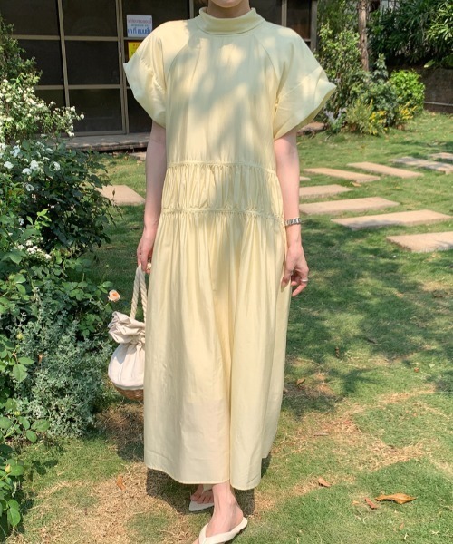 AMAJI(アマジ)の「リボンタイ タックデザイン ウエストリボン ワンピース(ワンピース・レディース・イエロー/ブラック/ライトブルー・FREE)」の3枚目の写真