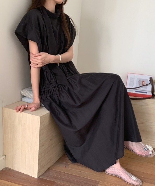 AMAJI(アマジ)の「リボンタイ タックデザイン ウエストリボン ワンピース(ワンピース・レディース・イエロー/ブラック/ライトブルー・FREE)」の7枚目の写真