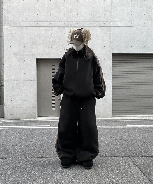 YACA(ヤーカ)の「Side Line Boa Fleece Pants/サイドラインボアフリースパンツ(スウェットパンツ・レディース・ブラック/ライトベージュ・FREE)」の9枚目の写真