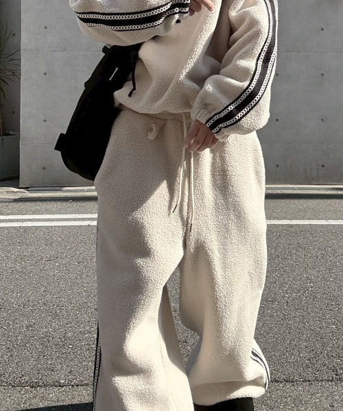 YACA(ヤーカ)の「Side Line Boa Fleece Pants/サイドラインボアフリースパンツ(スウェットパンツ・レディース・ブラック/ライトベージュ・FREE)」の16枚目の写真