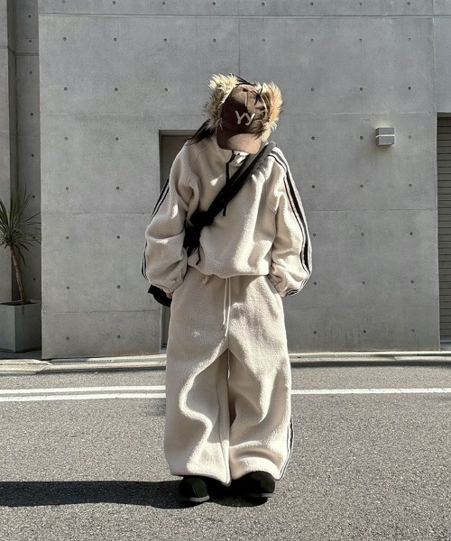 YACA(ヤーカ)の「Side Line Boa Fleece Pants/サイドラインボアフリースパンツ(スウェットパンツ・レディース・ブラック/ライトベージュ・FREE)」の18枚目の写真