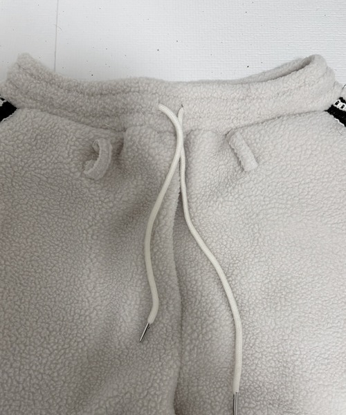 YACA(ヤーカ)の「Side Line Boa Fleece Pants/サイドラインボアフリースパンツ(スウェットパンツ・レディース・ブラック/ライトベージュ・FREE)」の22枚目の写真