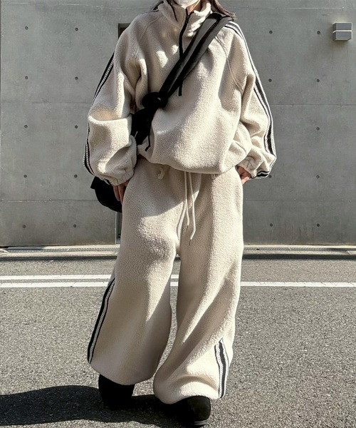 YACA(ヤーカ)の「Side Line Boa Fleece Pants/サイドラインボアフリースパンツ(スウェットパンツ・レディース・ブラック/ライトベージュ・FREE)」の14枚目の写真