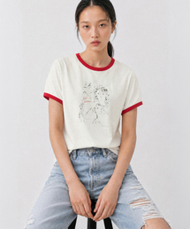 Between A and B（ビトウィーンエイアンドビー）の「花と少女リンガーTシャツ [アイボリー+レッド]（Tシャツ/カットソー）」