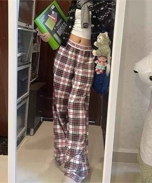 AsheKsha(アシクシャ)の「アメリカンヴィンテージ赤チェック柄ゆったりカジュアルワイドパンツ(その他パンツ・レディース・マルチ・F)」の1枚目の写真