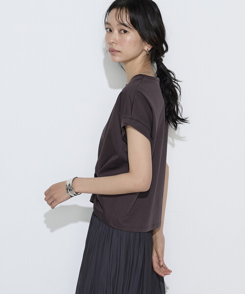 K.T KIYOKO TAKASE(キヨコタカセ)の「〔 TALLサイズ 〕 コットン強撚ポンチ デザインタックシャツ(Tシャツ/カットソー・レディース・シャンパン/ホワイト/ブラウン/サックスブルー・15号/13号)」の15枚目の写真