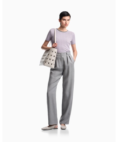 EMPORIO ARMANI(エンポリオアルマーニ)の「【エンポリオ アルマーニ】幾何学模様 クルーネック ジャカード 半袖 ニットトップス(ニット/セーター・レディース・グレー系その他・SMALL/MEDIUM)」の2枚目の写真