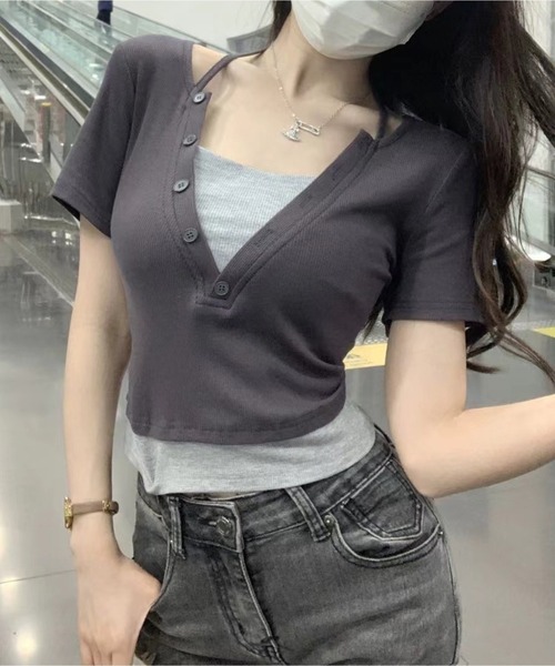 MEMECLE(メメクル)の「【 MEMECLE / メメクル 】レイヤード風 デザインネック半袖カットソー(Tシャツ/カットソー・レディース・グレー・MEDIUM)」の1枚目の写真