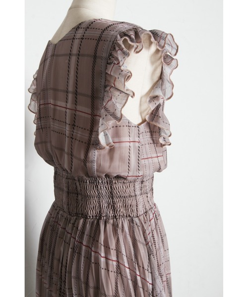 tocco closet(トッコ クローゼット)の「リボン&フリル付きウエストシャーリングチェックプリーツワンピース(ワンピース・レディース・ベージュ/ブルーグレー・M)」の4枚目の写真