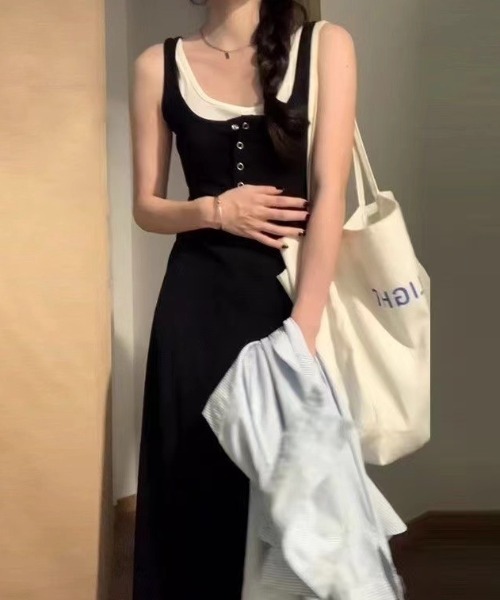 Vipoa(ヴィポア)の「Henley neck slim one piece(ワンピース・レディース・ブラック・FREE)」の13枚目の写真