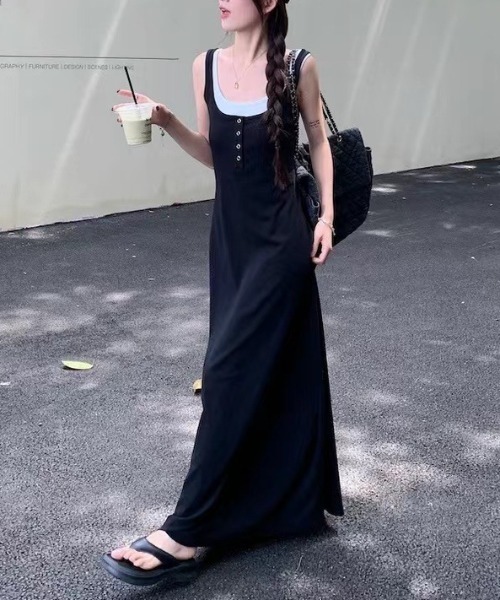 Vipoa(ヴィポア)の「Henley neck slim one piece(ワンピース・レディース・ブラック・FREE)」の6枚目の写真