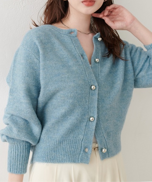 natural couture（ナチュラルクチュール）の「【ZOZO限定】ころりん釦クルーネックカーデ（カーディガン/ボレロ・レディース・ボルドー/ブルー/チャコールグレー/モカ/オレンジ/ネイビー/オフホワイト/ライトベージュ/グレー・FREE）」の7枚目の写真