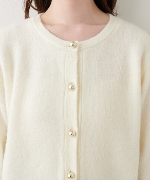 natural couture（ナチュラルクチュール）の「【ZOZO限定】ころりん釦クルーネックカーデ（カーディガン/ボレロ・レディース・ボルドー/ブルー/チャコールグレー/モカ/オレンジ/ネイビー/オフホワイト/ライトベージュ/グレー・FREE）」の16枚目の写真