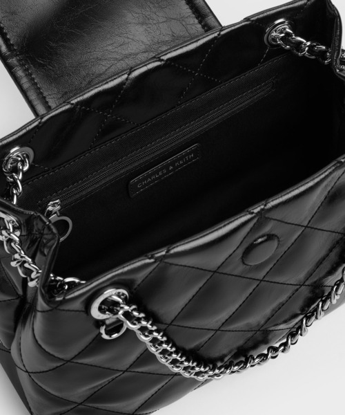 CHARLES & KEITH（チャールズ & キース）の「Apfra アップフラ キルト ショルダーバッグ（ショルダーバッグ・レディース・スミクロ・M）」の5枚目の写真