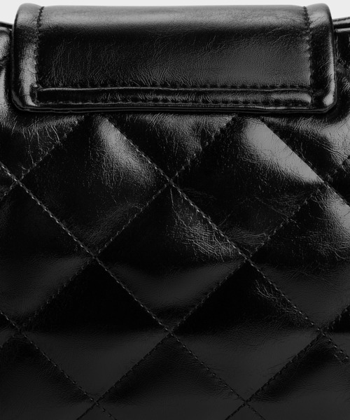 CHARLES & KEITH（チャールズ & キース）の「Apfra アップフラ キルト ショルダーバッグ（ショルダーバッグ・レディース・スミクロ・M）」の6枚目の写真