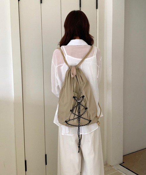 LA VORAGINE(ラ ヴォラジネ)の「アソートデザイン ドローコード ナップサック(バックパック/リュック・レディース・アイボリー/Black/GRAY/グリーン・FREE)」の14枚目の写真