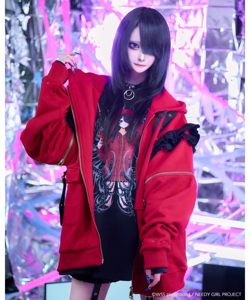 TRAVAS TOKYO(トラバス トウキョウ)の「【TRAVAS TOKYO×NEEDY GIRL OVERDOSE】猫耳ベルトフーディー(パーカー・レディース・ブラック/レッド・FREE)」の3枚目の写真