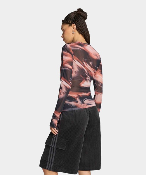 adidas(アディダス)の「グラフィック メッシュ Tシャツ / ロンT / アディダスオリジナルス adidas Originals(Tシャツ/カットソー・レディース・レッド・XX-LARGE/3XL/LARGE/MEDIUM/SMALL/X-LARGE)」の3枚目の写真