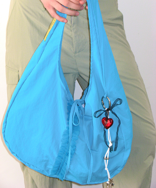 YEOMIMの「frill hobo bag (ocean blue)(エコバッグ/サブバッグ・レディース・その他・FREE)」の2枚目の写真