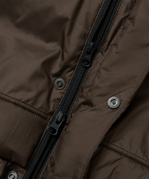 BROWNBREATH（ブラウンブレス）の「TAG LIGHT PADDING HOOD JACKET - BROWN（ダウンジャケット/コート・レディース・その他・LARGE/X-LARGE/SMALL/MEDIUM）」の5枚目の写真