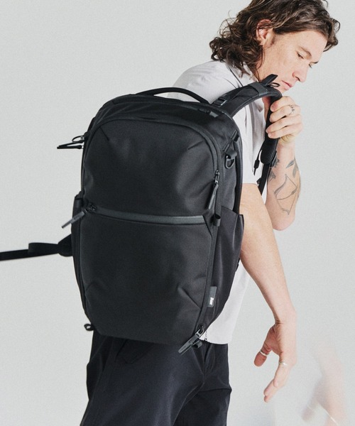 Aer(エアー)の「Aer エアー Travel Pack 4 35L トラベルパック 4 35L バックパック リュック(バックパック/リュック・レディース・ブラック・FREE)」の1枚目の写真