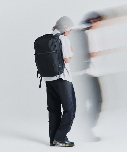 Aer(エアー)の「Aer エアー Travel Pack 4 35L トラベルパック 4 35L バックパック リュック(バックパック/リュック・レディース・ブラック・FREE)」の3枚目の写真