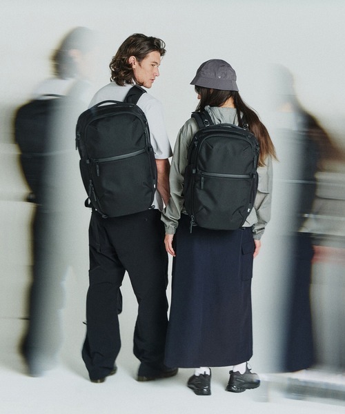 Aer(エアー)の「Aer エアー Travel Pack 4 35L トラベルパック 4 35L バックパック リュック(バックパック/リュック・レディース・ブラック・FREE)」の4枚目の写真