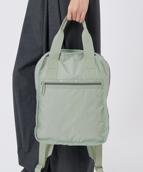 LeSportsac(レスポートサック)の「MED URBAN BACKPACK グリーンカーキC(バックパック/リュック・レディース・グリーン・FREE)」の2枚目の写真