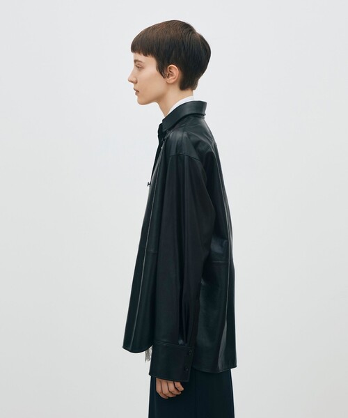 DES PRES(デ・プレ)の「TURKEY LIGHT LEATHER ベーシックシャツ(シャツ/ブラウス・レディース・ブラック・FREE)」の4枚目の写真