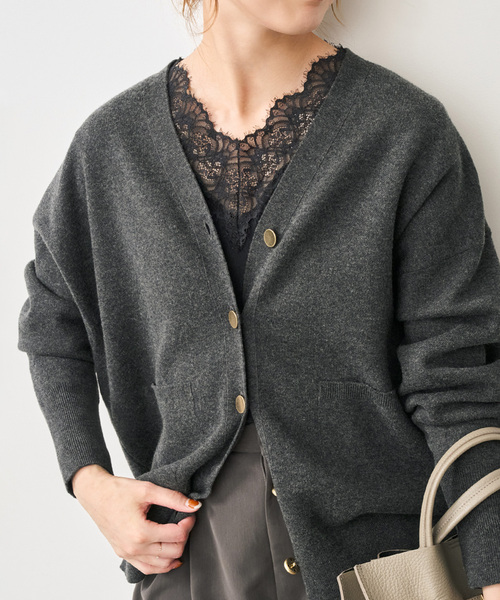 Spick & Span(スピックアンドスパン)の「レースドッキングVネックインナー(Tシャツ/カットソー・レディース・ブラック/ホワイト・FREE)」の10枚目の写真