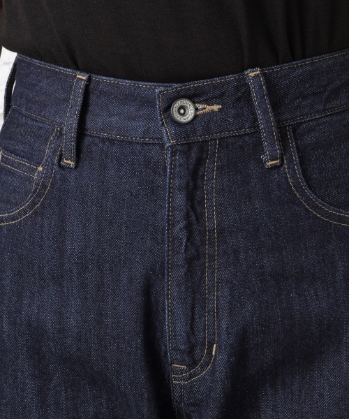 LEPSIM(レプシィム)の「ハイライズストレートデニムパンツ 725479(デニムパンツ・レディース・ライトブルー/ブルー/ワンウォッシュ・LARGE/MEDIUM)」の9枚目の写真