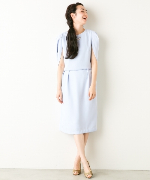 A part by（アパートバイ）の「【WEB限定/結婚式にも】マントフウワンピース 739582 （ワンピース・レディース・ブラック/サックスブルー・FREE）」の2枚目の写真