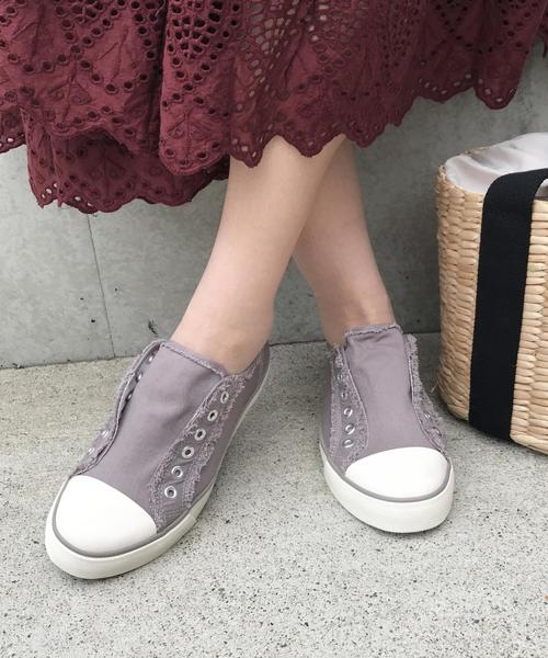 coen（コーエン）の「【『LEE』11月号掲載・2017FW新色登場・人気復刻カラー・追加生産】キャンバススリッポン（スニーカー）（スリッポン・レディース・ネイビー/オリーブ/グレー/ホワイト/ライトブルー/ブラック/グレー系その他/マスタード・LARGE/X-LARGE/MEDIUM/SMALL）」の5枚目の写真