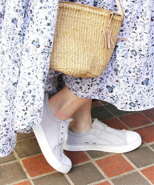 coen（コーエン）の「【『LEE』11月号掲載・2017FW新色登場・人気復刻カラー・追加生産】キャンバススリッポン（スニーカー）（スリッポン・レディース・ネイビー/オリーブ/グレー/ホワイト/ライトブルー/ブラック/グレー系その他/マスタード・LARGE/X-LARGE/MEDIUM/SMALL）」の4枚目の写真