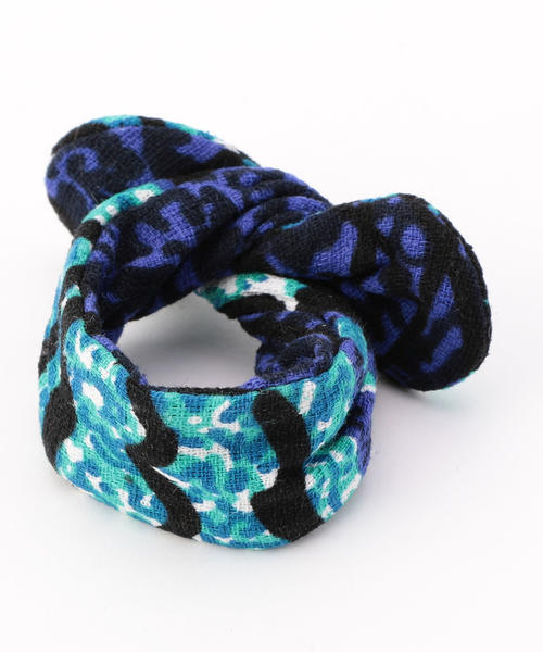 SHIPS(シップス)の「JENNIFER OUELLETTE:プリントファブリックワイヤー(ヘアゴム・レディース・ブルー/ブラウン/ベージュ・ONE SIZE)」の4枚目の写真