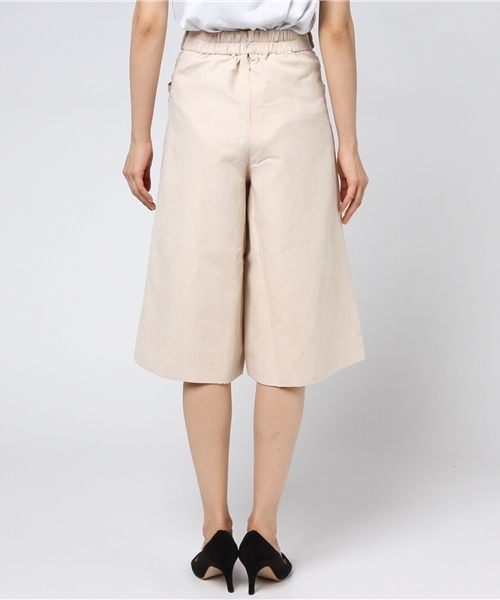 GeeRA(ジーラ)の「フェイクスエード素材2WAYガウチョパンツ(その他パンツ・レディース・ベージュ・SMALL/X-LARGE/LARGE/MEDIUM)」の4枚目の写真