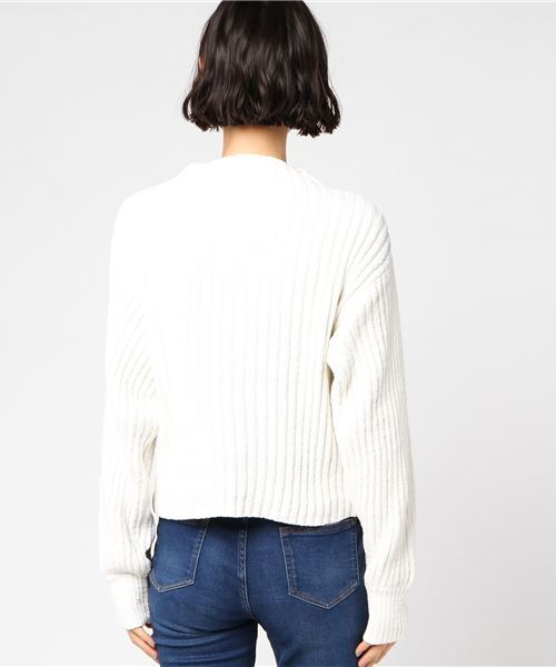 VENCEEXCHANGE（ヴァンスエクスチェンジ）の「ベロアモールボトルネックニット               （ニット/セーター・レディース・ブラック/レッド/オフホワイト/マスタード・MEDIUM）」の9枚目の写真