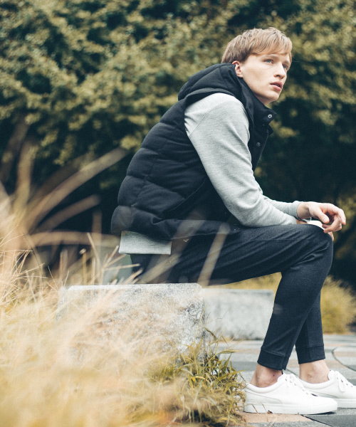 ABAHOUSE（アバハウス）の「【Recency of Mine】KWD撚り杢ジョーゼットダウンベスト（ブルゾン・メンズ・ブルー/ネイビー/チャコールグレー/ブラック・46/50/44/48）」の22枚目の写真