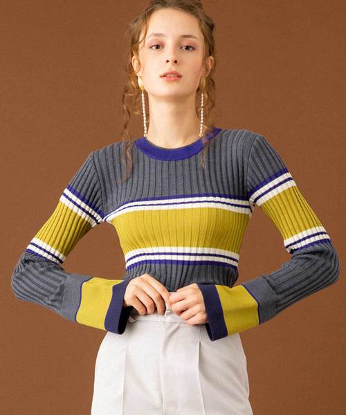 UNITED TOKYO（ユナイテッドトウキョウ）の「ケミカルマルチボーダーニット（ニット/セーター・レディース・ワインレッド/グレー・1）」の2枚目の写真