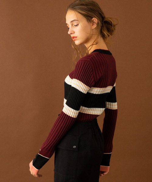 UNITED TOKYO（ユナイテッドトウキョウ）の「ケミカルマルチボーダーニット（ニット/セーター・レディース・ワインレッド/グレー・1）」の6枚目の写真