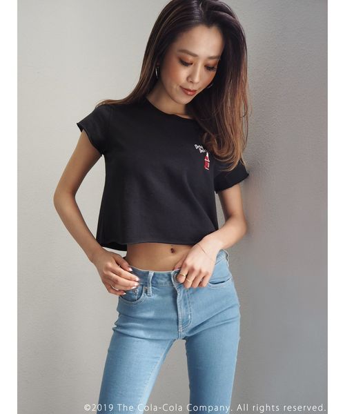 GYDA(ジェイダ)の「Coca-ColaボトルデザインショートTシャツ(Tシャツ/カットソー・レディース・ブラック/オフホワイト/レッド・FREE)」の8枚目の写真