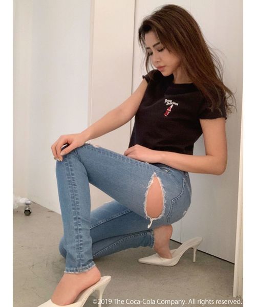 GYDA(ジェイダ)の「Coca-ColaボトルデザインショートTシャツ(Tシャツ/カットソー・レディース・ブラック/オフホワイト/レッド・FREE)」の11枚目の写真