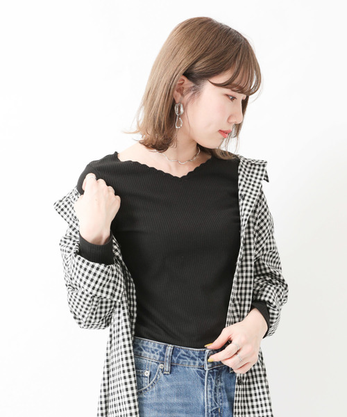 earth music&ecology（アースミュージックアンドエコロジー）の「・衿スカラップテレコプルオーバー ●＊（Tシャツ/カットソー・レディース・グレー系その他/アイボリー/ブラック/グリーン/ピンク/ラベンダー・S/M）」の2枚目の写真