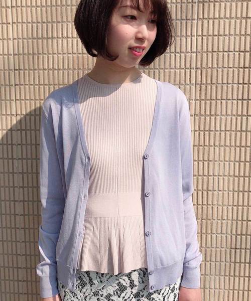 A/C DESIGN BY ALPHA CUBIC（エーシーデザインバイアルファキュービック）の「春夏カラーVネックカーディガン（カーディガン/ボレロ・レディース・ピンク/グリーン/ネイビー/ラベンダー・M size/L size）」の3枚目の写真