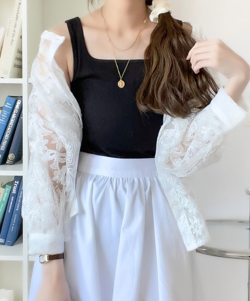 classicalelf(クラシカルエルフ)の「スクエアネック 無地リブタンクトップ(袖なし)(タンクトップ・レディース・ブラック/ベージュ/オフホワイト/グレイッシュベージュ/グリーン/オレンジ/パープル/グレー系その他・MEDIUM/LARGE/X-LARGE/SMALL)」の9枚目の写真