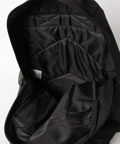 Carhartt WIP(カーハートダブリューアイピー)の「KICKFLIP BACKPACK(バックパック/リュック・メンズ・ダークネイビー/グリーン系カモフラージュ/カーキ/ブラウン/ブラック・ONE SIZE)」の8枚目の写真
