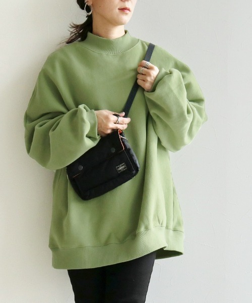 reca(レカ)の「オーバーサイズ裏起毛スウェット(スウェット・レディース・ベージュ/パープル/ネイビー/チャコール/グリーン/マスタード/グレイッシュベージュ/キナリ/ブルーグレー・FREE)」の6枚目の写真