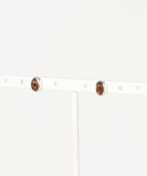 TONE SELECT GOODS（トーンセレクトグッズ）の「【925 SILVER ACC】Amber(天然琥珀)オーバルピアスSV925(OG)（ピアス（両耳用）・レディース・ホワイト/グリーン/ゴールド・FREE）」の5枚目の写真