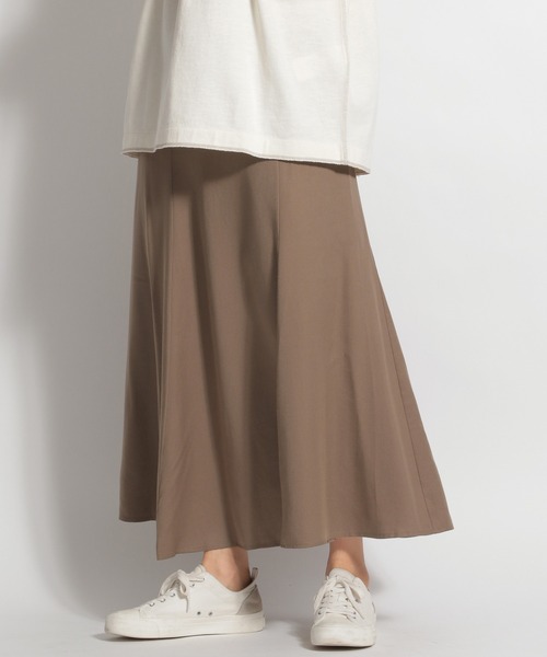 niko and...（ニコアンド）の「テンセル(TM)マーメイドスカート（スカート・レディース・チャコール/アイボリー/カーキ/スモーク・LARGE/MEDIUM）」の3枚目の写真